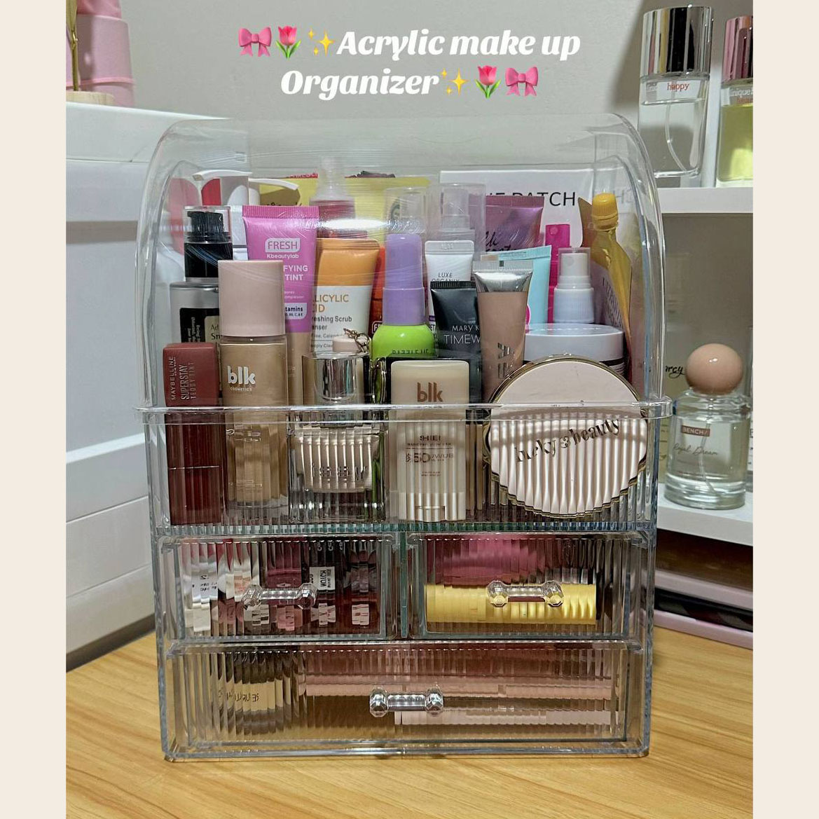 ទូថ្លាឆ្នូត សម្រាប់ដាក់គ្រឿងសម្អាង