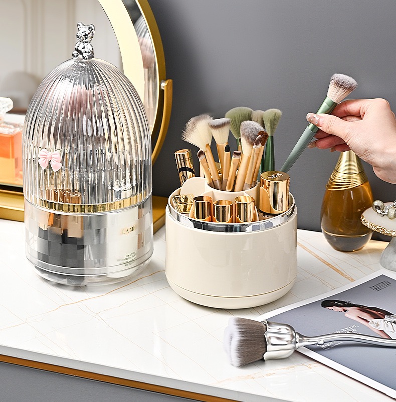 ប្រដាប់ដាក់ក្រែមលាបមាត់ ប៊ិចគូរោមភ្នែក មានគម្រប​ការពារធូលី  បង្វិលបាន ស្អាត់ទាន់សម័យ