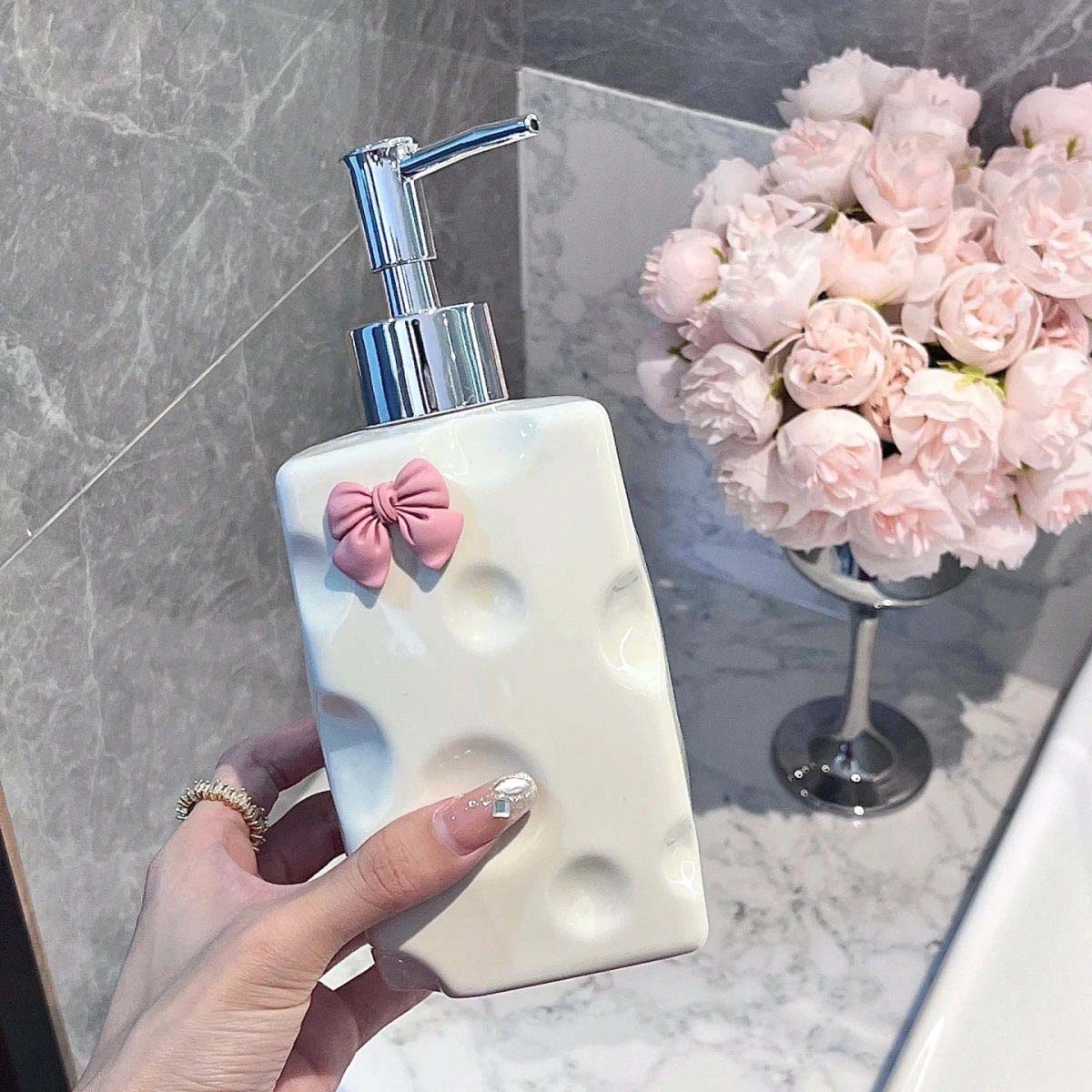 កំប៉ុងដាក់សាប៊ូកក់សក់ សាប៊ូដុះខ្លួន​ (ថ្មសេរ៉ាមិច)