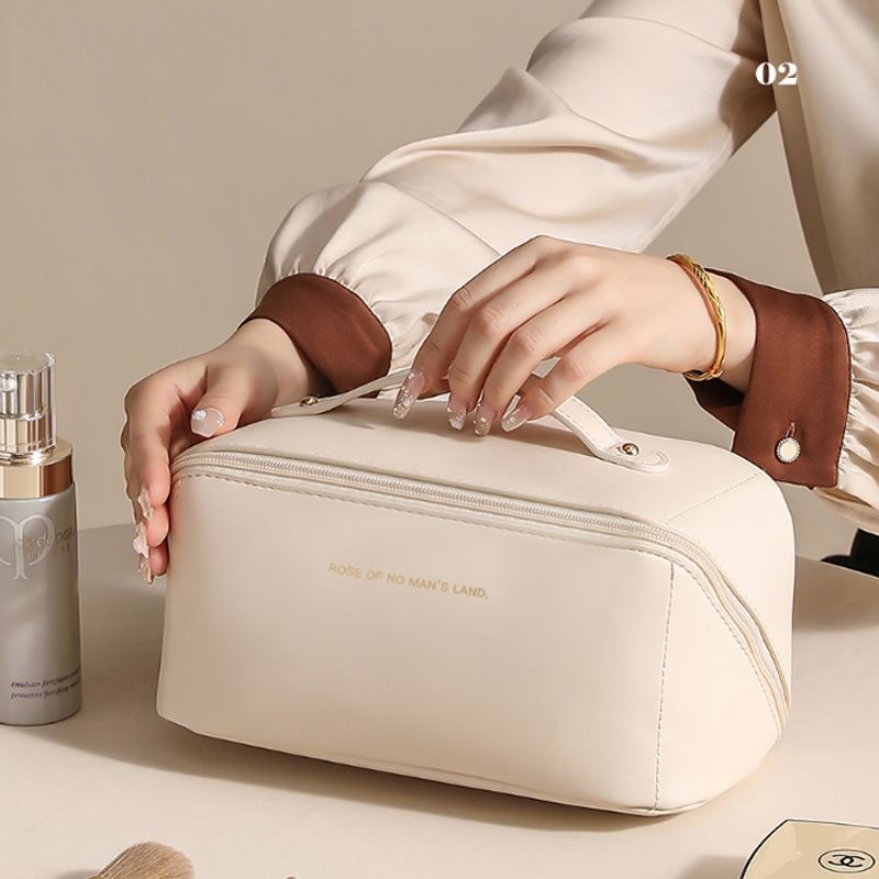 កាបូបដាក់គ្រឿងផាត់មុខ