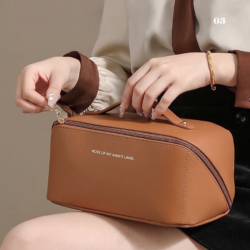 កាបូបដាក់គ្រឿងផាត់មុខ