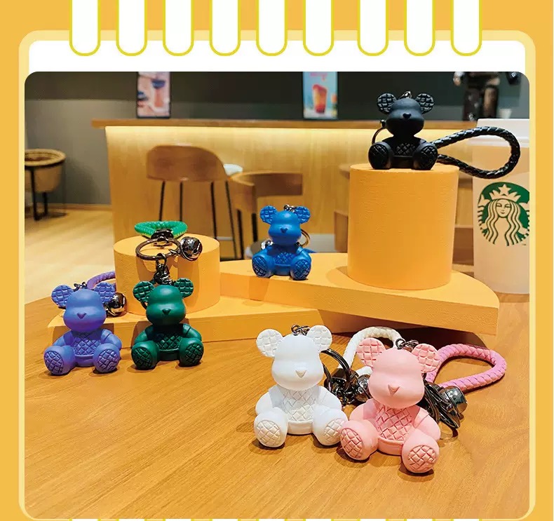 បន្តោងសោឡាន Creative Plaid Sitting Bear