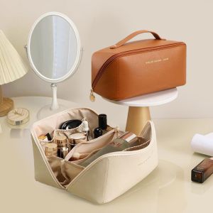 កាបូបដាក់គ្រឿងផាត់មុខ